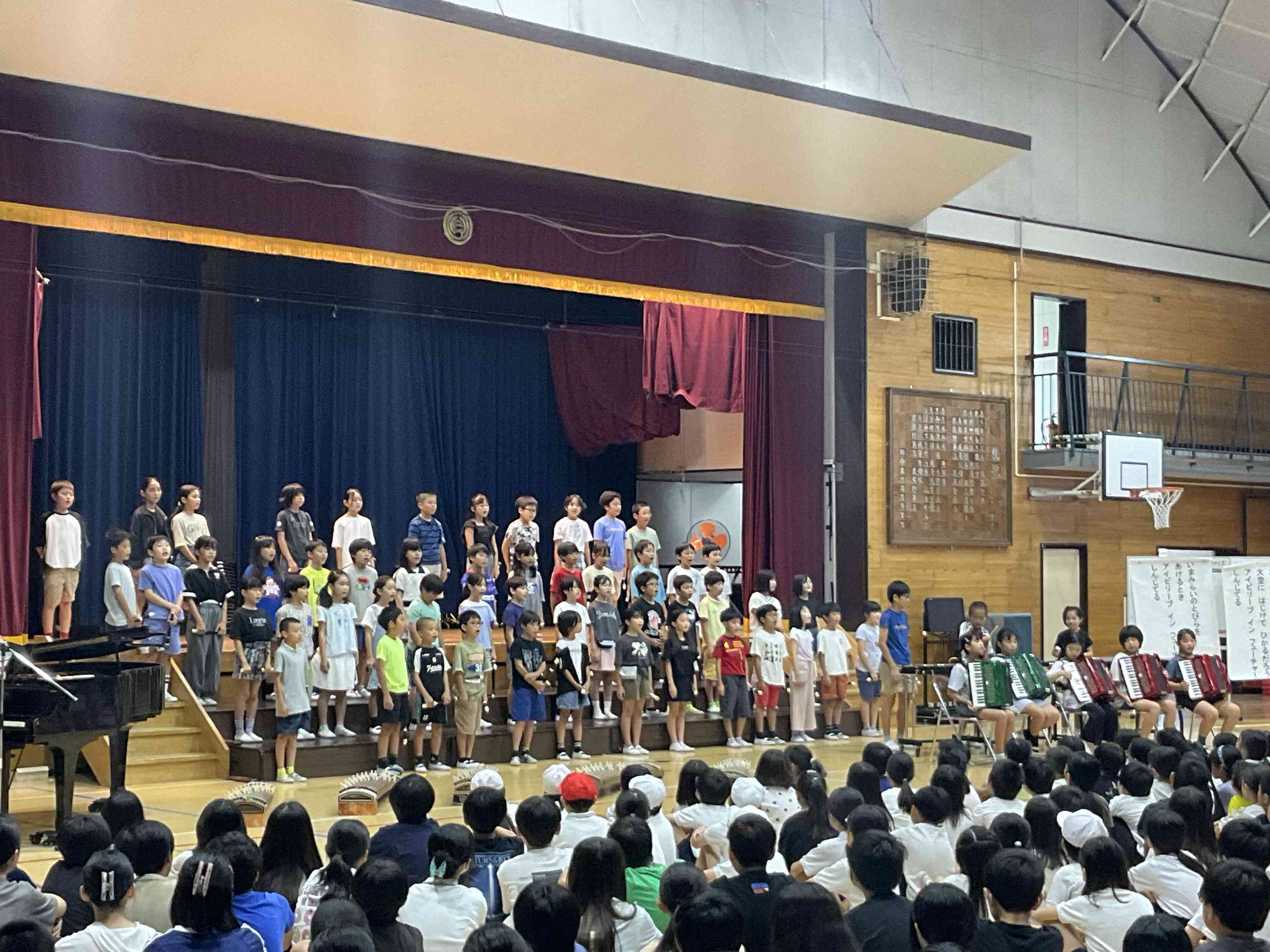 4年生「音楽朝会」①