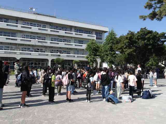 100_0003